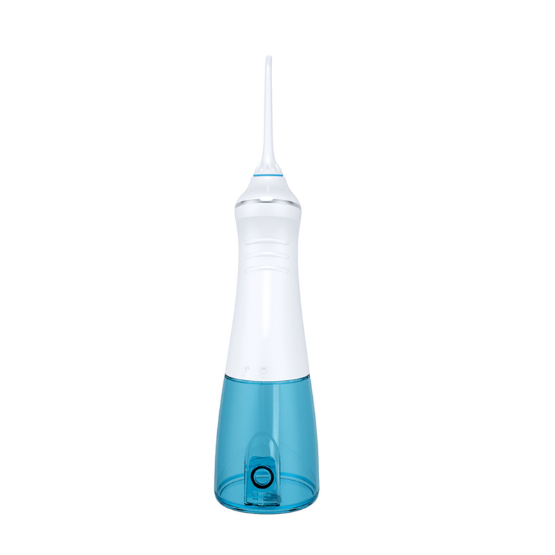 فرشاة أسنان 3 فولت كل شيء في واحد و Flosser مع 6pcs Flosser Tip استهلاك الطاقة 2W